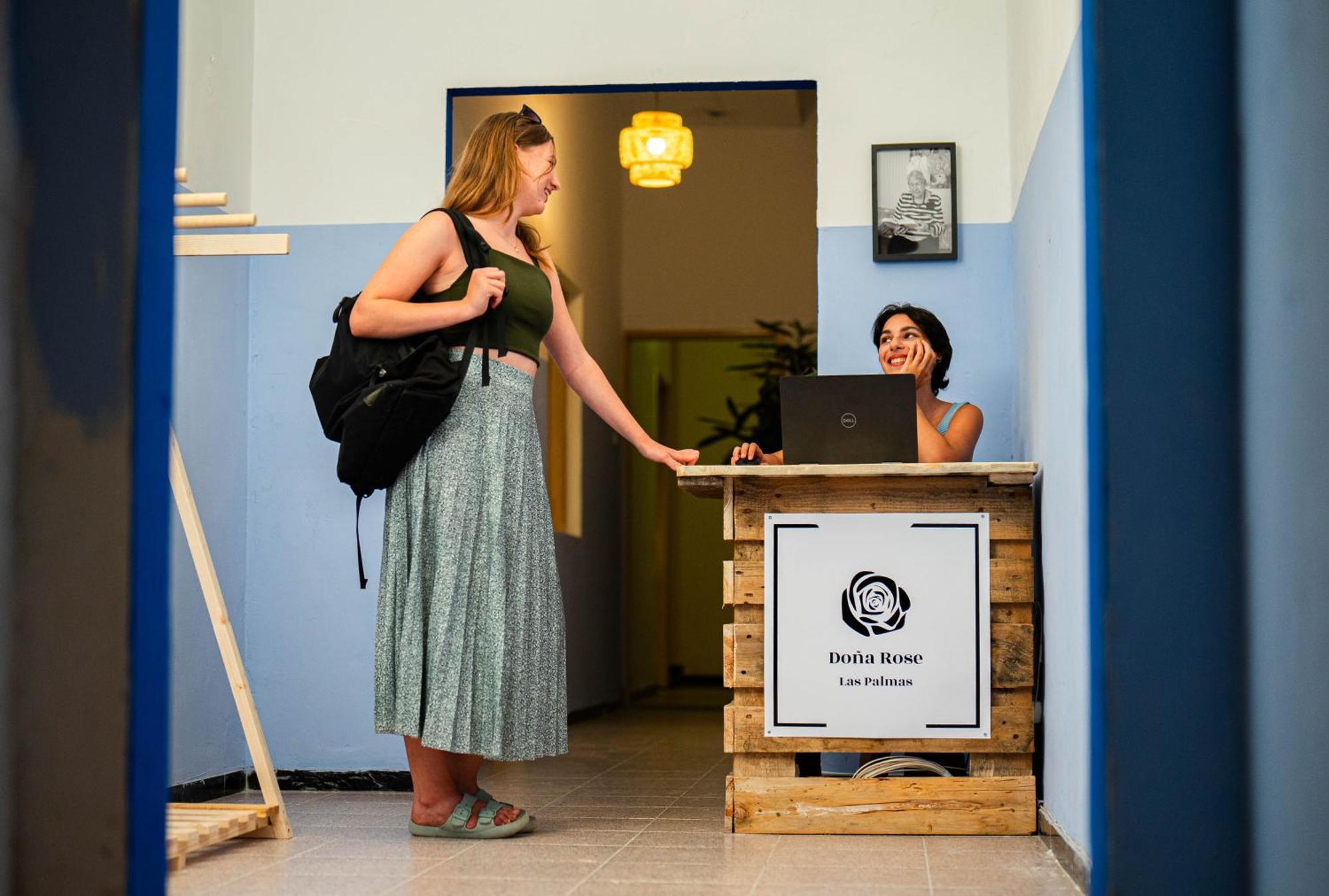 Dona Rose Surf Hostel Las Palmas de Gran Canaria Luaran gambar