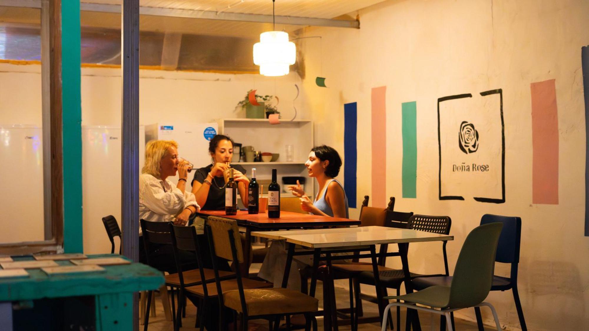 Dona Rose Surf Hostel Las Palmas de Gran Canaria Luaran gambar